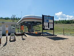 Contemporary Slopeside Condo