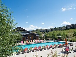 Contemporary Slopeside Condo