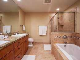 Contemporary Slopeside Condo