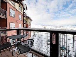 Contemporary Slopeside Condo