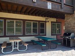 Contemporary Slopeside Condo