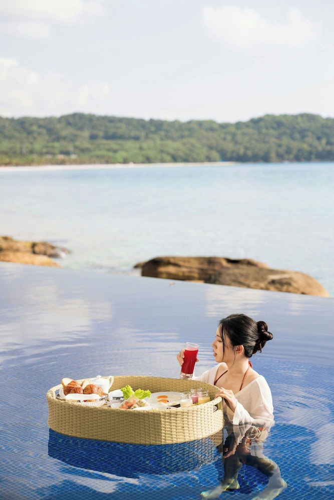 JW Marriott Phu Quoc Emerald Bay Resort & Spa