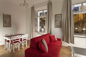 Three Golden Crowns Apartments