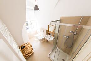 Three Golden Crowns Apartments