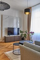 Three Golden Crowns Apartments