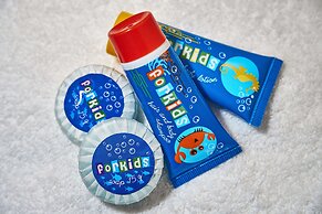 Three Golden Crowns Apartments