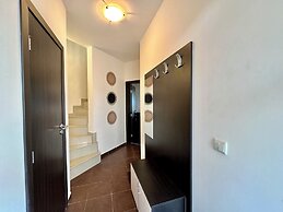 Menada Imperial Heights