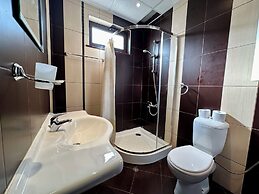 Menada Imperial Heights