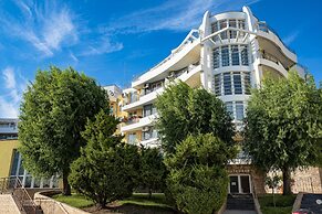 Menada Sunset II Kosharitsa