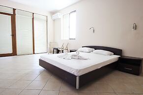 Menada Midia Apartments