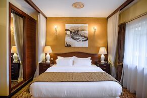 Mimosa Court Apartments