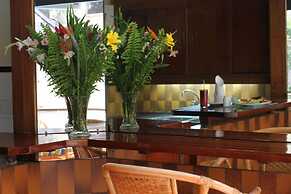 Mimosa Court Apartments