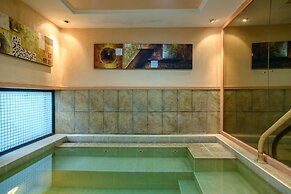 Mimosa Court Apartments