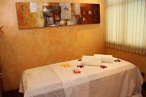 Mimosa Court Apartments