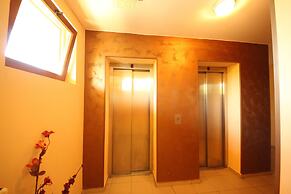 Menada Amadeusz 1 Apartments