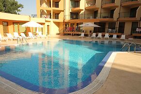 Menada Amadeusz 1 Apartments