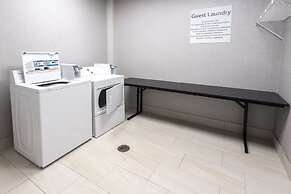 Holiday Inn Express & Suites Commerce by IHG