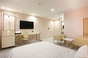 Hotel Star Premier Yeoksam