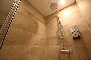 Hotel Star Premier Yeoksam