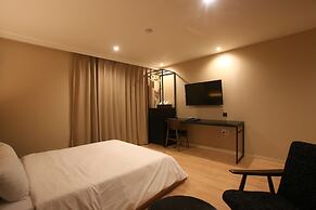 Hotel Star Premier Yeoksam