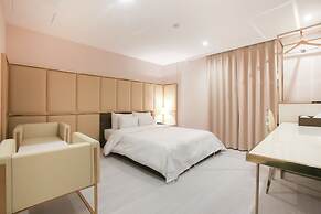 Hotel Star Premier Yeoksam