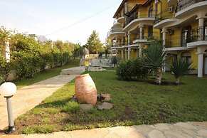 Menada Green Hills Apartments