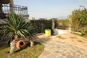 Menada Green Hills Apartments