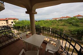 Menada Green Hills Apartments