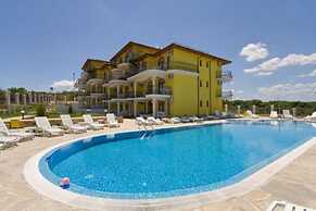 Menada Green Hills Apartments