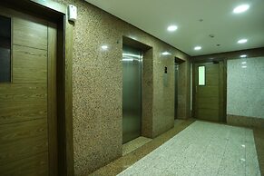 OYO 104 Q House 3 Apartments