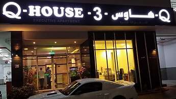 OYO 104 Q House 3 Apartments