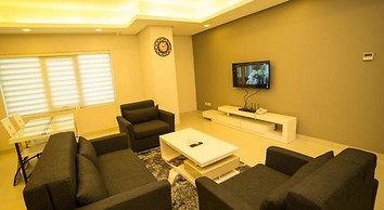 Golden Rose Luxury Suites
