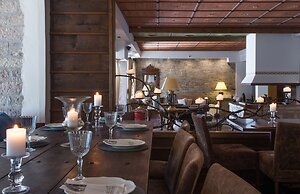 Country Club Hotel & Suites