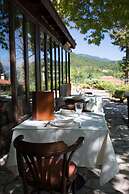 Country Club Hotel & Suites