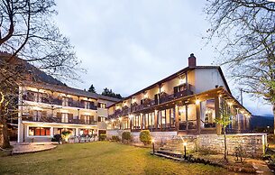 Country Club Hotel & Suites