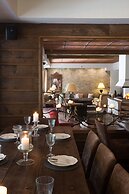 Country Club Hotel & Suites