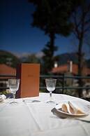 Country Club Hotel & Suites