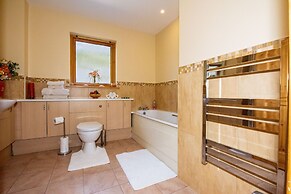 Tigh an Each B&B & Laggan Glamping