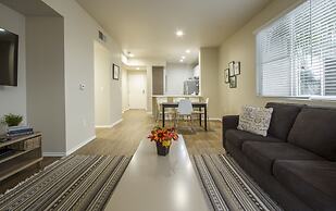 MARINA PRESIDENTIAL SUITE w AMAZING VIEWS & AMENITIES