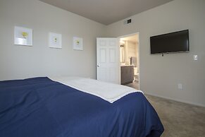 MARINA PRESIDENTIAL SUITE w AMAZING VIEWS & AMENITIES