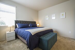 MARINA PRESIDENTIAL SUITE w AMAZING VIEWS & AMENITIES