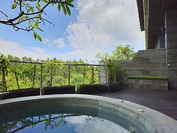 The Crystal Luxury Bay Resort Nusa Dua