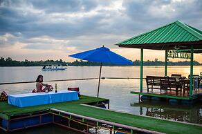 Bluemoon Riverside Resort