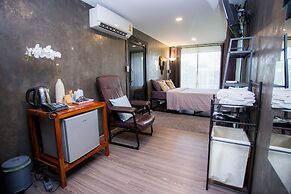 Bluemoon Riverside Resort