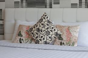 Bluemoon Riverside Resort