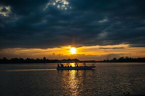 Bluemoon Riverside Resort