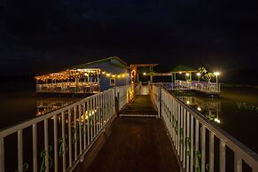 Bluemoon Riverside Resort
