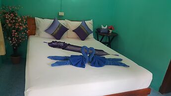 Lanta L.D. Beach Bungalows