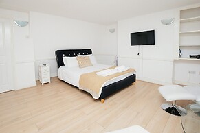 Cambridge City Studios by Paymán Club