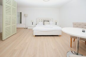 Cambridge City Studios by Paymán Club